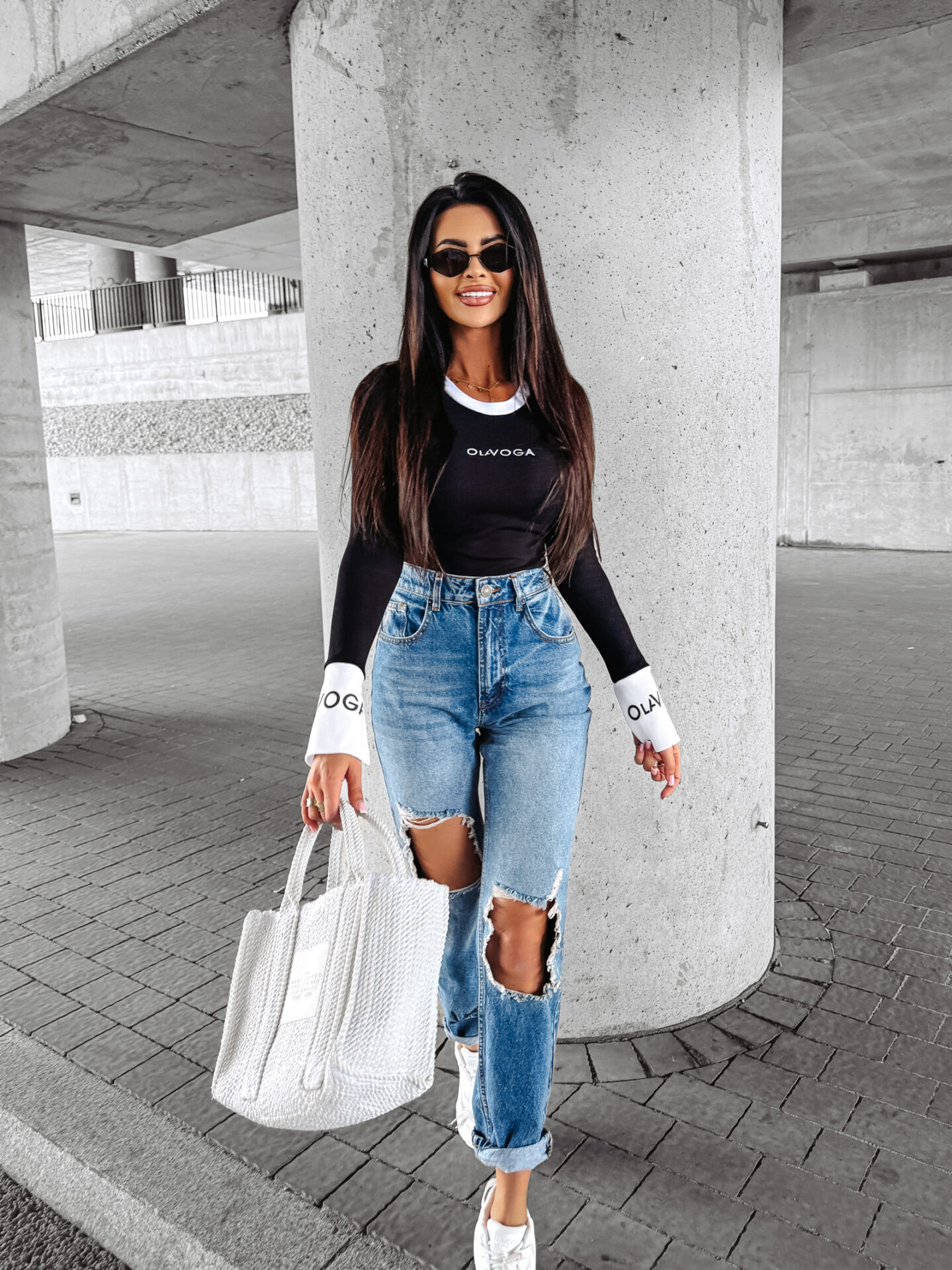 Bluzka damska OLAVOGA UNDERLINE dopasowana czarno-biała PRZEDSPRZEDAŻ - obrazek 5