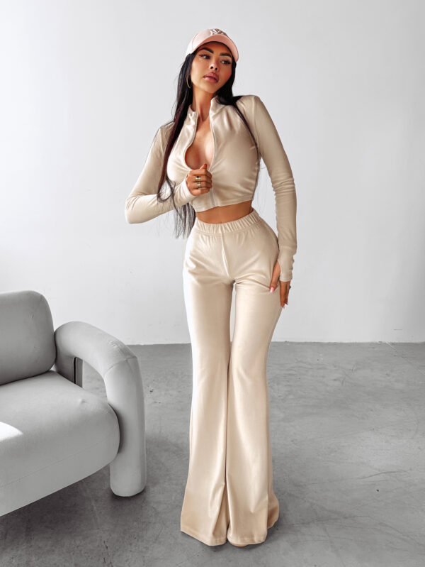 Komplet damski ,casualowy , welurowy PRIMROSE OLAVOGA beżowy , butik olv , olavoga sklep online , ola voga ,