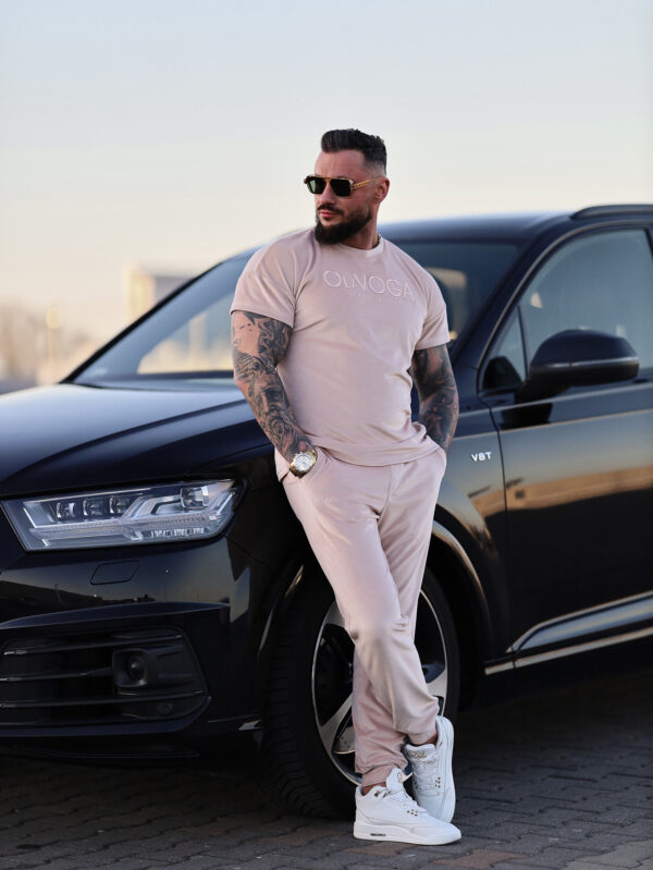 Komplet męski welurowy PIFFLE OLAVOGA beżowy , butik olv , olavoga sklep online , ola voga , butik olavoga , sklep olavoga , sklep olv , komplet męski olavoga , komplet męski olv , komplet męski , komplet olavoga , welurowy komplet olv , olavoga piffle MAN, olv , dres olavoga , beżowy dres olv , dres olavoga , dres olv , olavoga men , olv men , piffle MAN dres męski olavoga ,