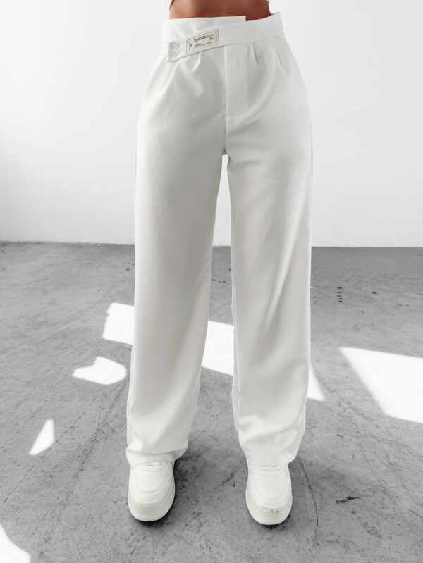 Spodnie eleganckie lniane KORSADA OLAVOGA ecru , butik olv , olavoga sklep online , ola voga , butik olavoga , sklep olavoga , sklep olv , szerokie spodnie damskie , szerokie spodnie olavoga , eleganckie spodnie olavoga , olavoga korsada , korsada olv ,