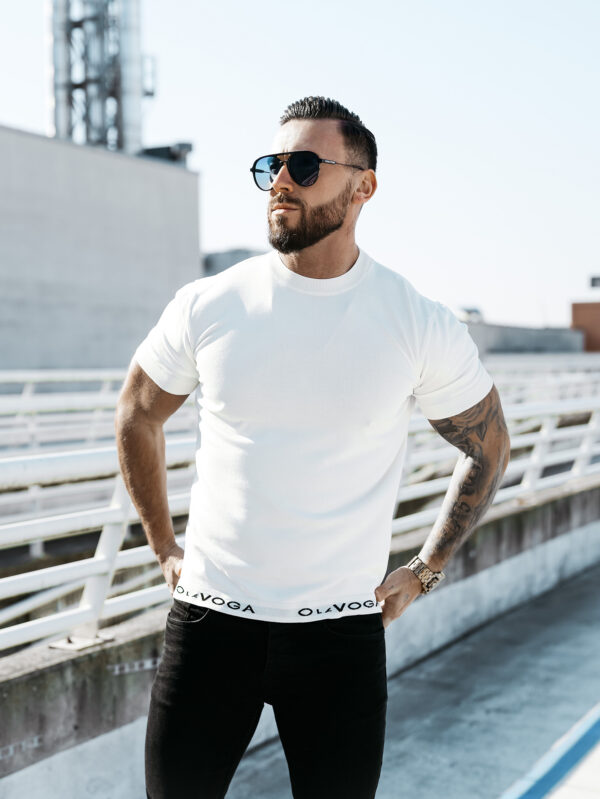 Sweter t-shirt męski na krótki rękaw NAKIS OLAVOGA ecru , olavoga męskie , olavoga wyprzedaż , olavoga wyprzedaz , olavoga zdjęcia , olavoga butiki partnerskie , koszulka męska olavoga , butik olv , olavoga sklep online , ola voga , butik olavoga , sklep olavoga , t-shirt olavoga , olavoga men , męski t-shirt olavoga ,