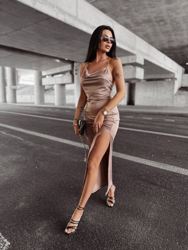 Sukienka przylegająca midi MUZA OLAVOGA beżowa , olavoga butik partnerski , olavoga , olavoga wyprzedaż , olavoga wyprzedaz , olavoga zdjęcia , olavoga butiki partnerskie , butik olv , olavoga sklep online , ola voga , butik olavoga , sklep olavoga , sklep olv , olavoga shop , olv shop , sukienka damska , sukienka klasyczna , długa sukienka , dress , classic dress , beige dress , sukienka olavoga , muza , muza olavoga , muza olv , piękna sukienka , beżowa sukienka , beżowa sukienka olavoga ,