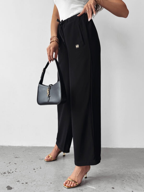 Spodnie casualowe MIAL OLAVOGA czarne , olavoga butik partnerski , olavoga wyprzedaż , olavoga wyprzedaz , olavoga zdjęcia , olavoga butiki partnerskie , butik olv , olavoga sklep online , ola voga , butik olavoga , sklep olavoga , sklep olv , olavoga shop , olv shop , spodnie casualowe mial , spodnie olavoga , spodnie olv , spodnie casualowe olavoga , eleganckie spodnie olavoga , spodnie damskie olavoga , spodnie damskie olv , mial , spodnie mial , szerokie spodnie olavoga , casual women , pants women ,