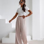 Spodnie casualowe NAVEEN OLAVOGA beżowe , butik partnerski , wyprzedaż , wyprzedaz , zdjęcia , butiki partnerskie , butik olv , sklep online , ola voga , o la voga , butik , sklep , olv , shop , eleganckie , damskie , szerokie , women , pants , bawełniane , panterkowe , motyw zwierzęcy , czarne , black , różowe , pudrowe ,