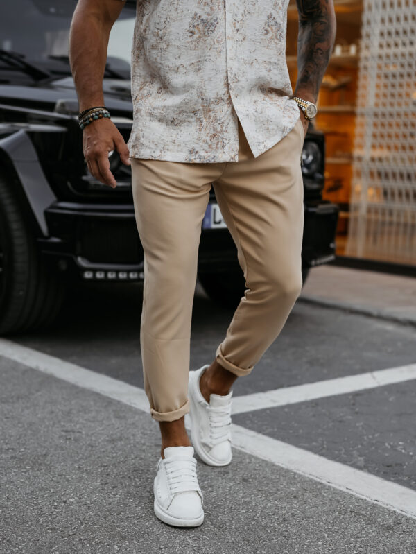 Spodnie męskie eleganckie WESTON OLAVOGA beżowe , butik partnerski , wyprzedaż , wyprzedaz , zdjęcia , butiki partnerskie , butik olv , sklep online , ola voga , butik , sklep , sklep olv , o la voga , olv , wygodne , stylowe , dopasowane , luźne , wyjściowe , letnie , wiosenne , men , bawełniane , wygodne , blue , beige , black ,