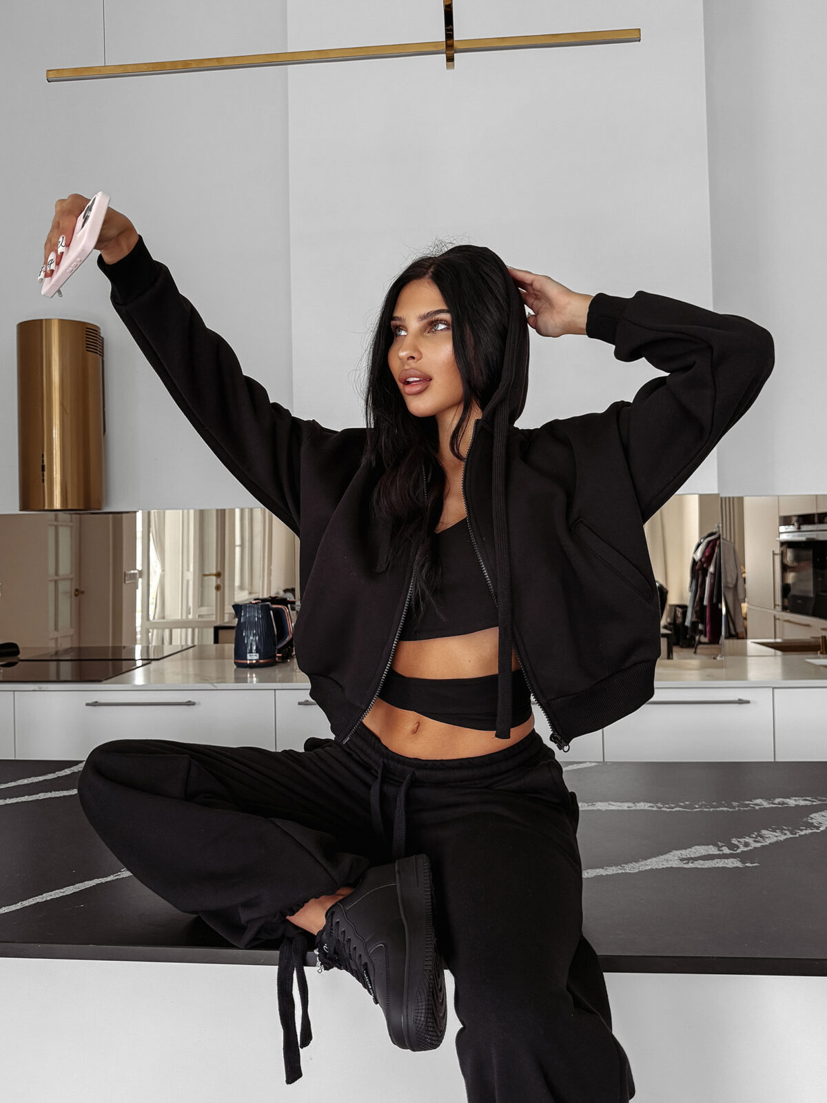 Bluza minimalistyczna damska OVERCAST OLAVOGA czarna , s , m , l , nowa kolekcja , najnowsza kolekcja , new , sprzedaż , butik partnerski , wyprzedaż , wyprzedaz , zdjęcia , butiki partnerskie , butik olv , sklep online , ola voga , o la voga , butik , sklep , olv , shop , dresowa , women , czekoladowa , czekolada , brown , dopasowana , Grey , black ,