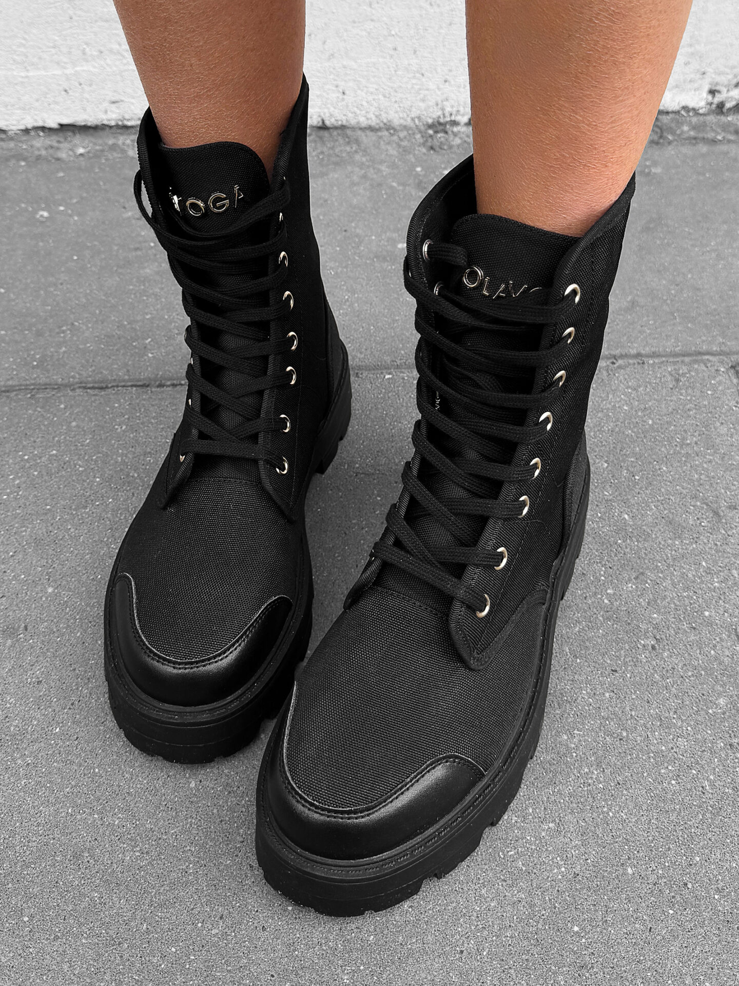 Workery damskie OLAVOGA PASSY czarne , 36 , 37 , 38 , 39 , 40 , 41 , nowa kolekcja , najnowsza kolekcja , new , sprzedaż , butik partnerski , wyprzedaż , wyprzedaz , zdjęcia , butiki partnerskie , butik olv , sklep online , ola voga , o la voga , butik , sklep , olv , shop , women , jesienne , najmodniejsze ,