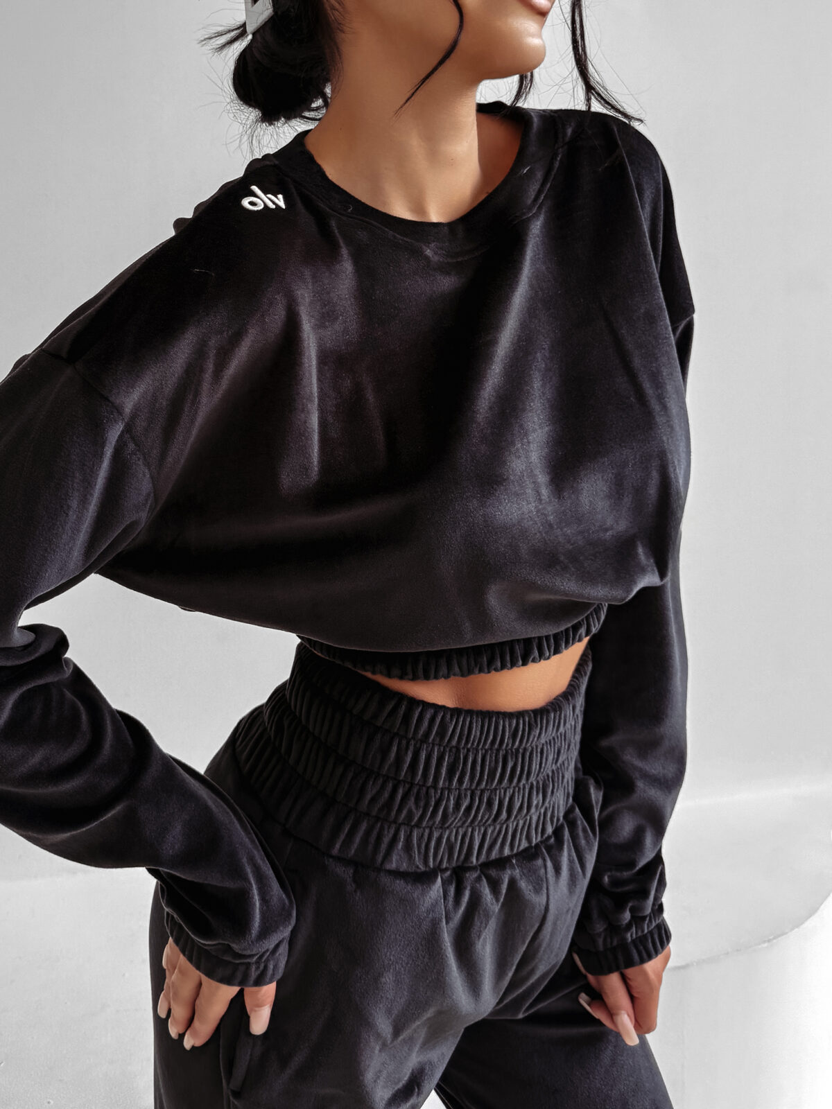 Komplet damski welurowy VELVET STORM OLAVOGA czarny , s , m , l , nowa kolekcja , najnowsza kolekcja , new , sprzedaż , butik partnerski , wyprzedaż , wyprzedaz , zdjęcia , butiki partnerskie , butik olv , sklep online , ola voga , o la voga , butik , sklep , olv , shop , dresowe , women , jesienny , black ,