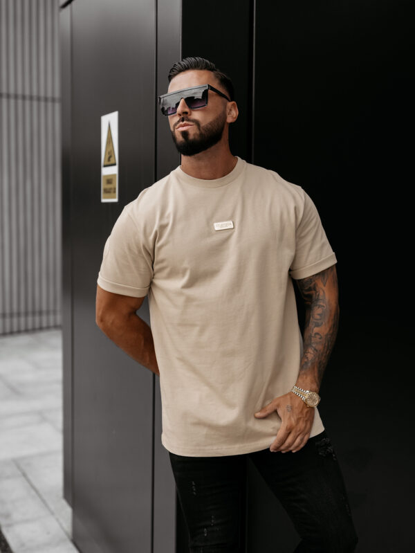 T-shirt męski bawełniany GOLDEN OLAVOGA beżowy , m , l , xl , nowa kolekcja , new , sprzedaż , olavoga warszawa , najnowsza kolekcja , butik partnerski , wyprzedaż , wyprzedaz , o la voga , zdjęcia , butiki partnerskie , butik olv , sklep online , ola voga , butik , sklep , olv , shop , men , tshirt , męski , klasyczny , basic , koszulka męska olv , koszulka , błękitna , tshirt men , slim , koszulka bawełniana , blue , męska , beige , z logo , black , white , biała ,