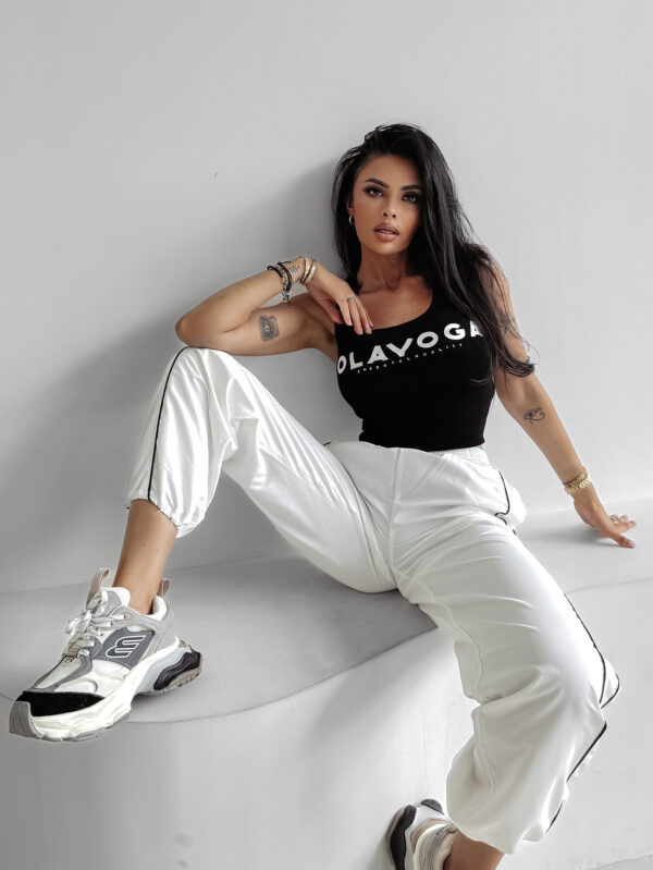 Top damski prążkowany PERDITA OLAVOGA czarny , sprzedaż , new , nowa kolekcja , s , m , najnowsza kolekcja , butik partnerski , wyprzedaż , wyprzedaz , olavoga , zdjęcia , butiki partnerskie , butik olv , sklep online , ola voga , o la voga , modny butik , sklep , shop , olv, women , bawełniany , letni , bluzka , letni , beige , kobiecy , modny , biała , white , koszulka , basic , top , black , white , biała , ecru ,