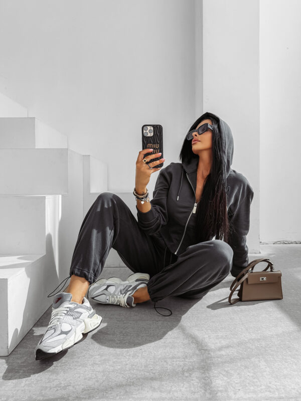 Komplet damski OLAVOGA SANCTUARY grafitowy , zakupy , s , m , l , nowa kolekcja , najnowsza kolekcja , new , sprzedaż , butik partnerski , wyprzedaż , wyprzedaz , zdjęcia , butiki partnerskie , butik olv , sklep online , ola voga , o la voga , butik , sklep , olv , shop , women , kobiece , kobiecy ,