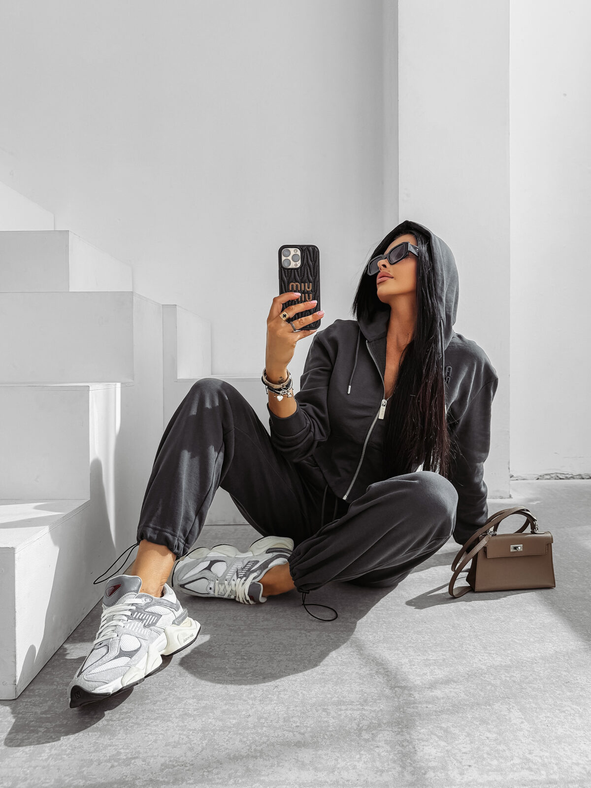 Komplet damski OLAVOGA SANCTUARY grafitowy , zakupy , s , m , l , nowa kolekcja , najnowsza kolekcja , new , sprzedaż , butik partnerski , wyprzedaż , wyprzedaz , zdjęcia , butiki partnerskie , butik olv , sklep online , ola voga , o la voga , butik , sklep , olv , shop , women , kobiece , kobiecy ,