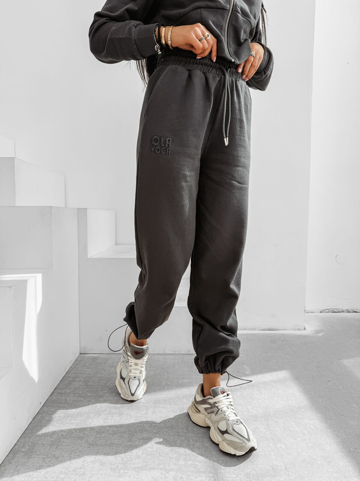 Komplet damski OLAVOGA SANCTUARY grafitowy , zakupy , s , m , l , nowa kolekcja , najnowsza kolekcja , new , sprzedaż , butik partnerski , wyprzedaż , wyprzedaz , zdjęcia , butiki partnerskie , butik olv , sklep online , ola voga , o la voga , butik , sklep , olv , shop , women , kobiece , kobiecy ,