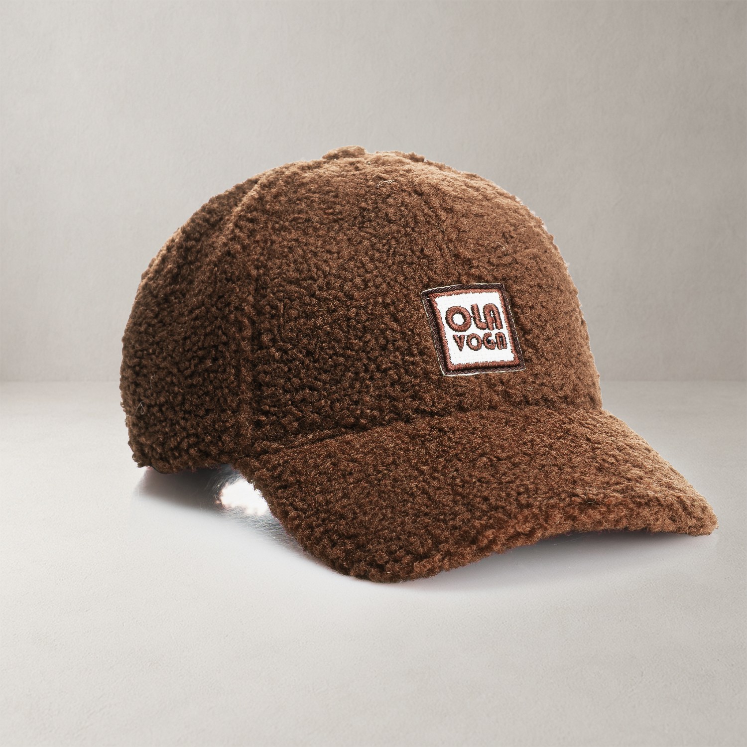 Czapka z daszkiem OLAVOGA SAAL czekoladowa