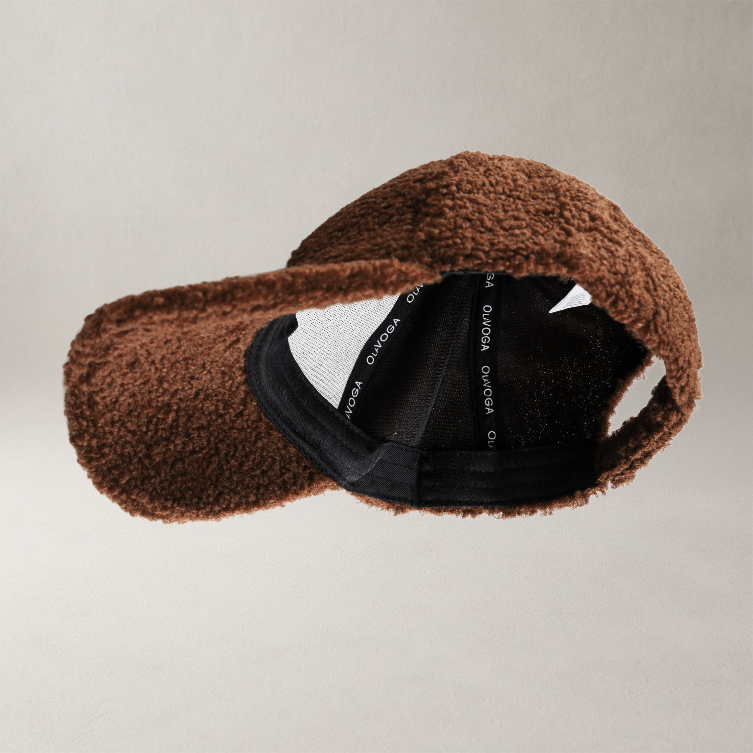 Czapka z daszkiem OLAVOGA SAAL czekoladowa