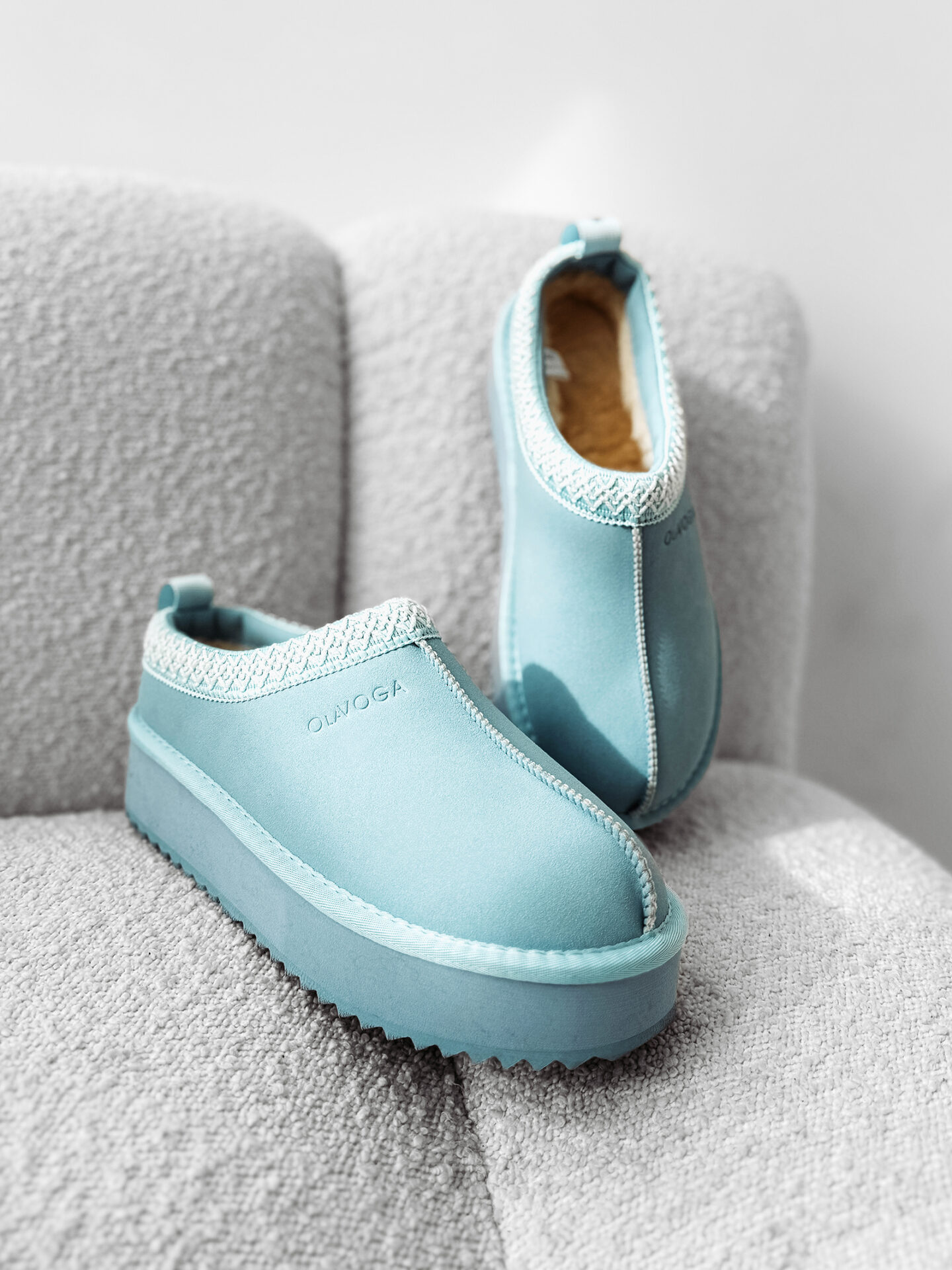 Niebieskie buty damskie OLAVOGA CUSIE z bliska od przodu ,