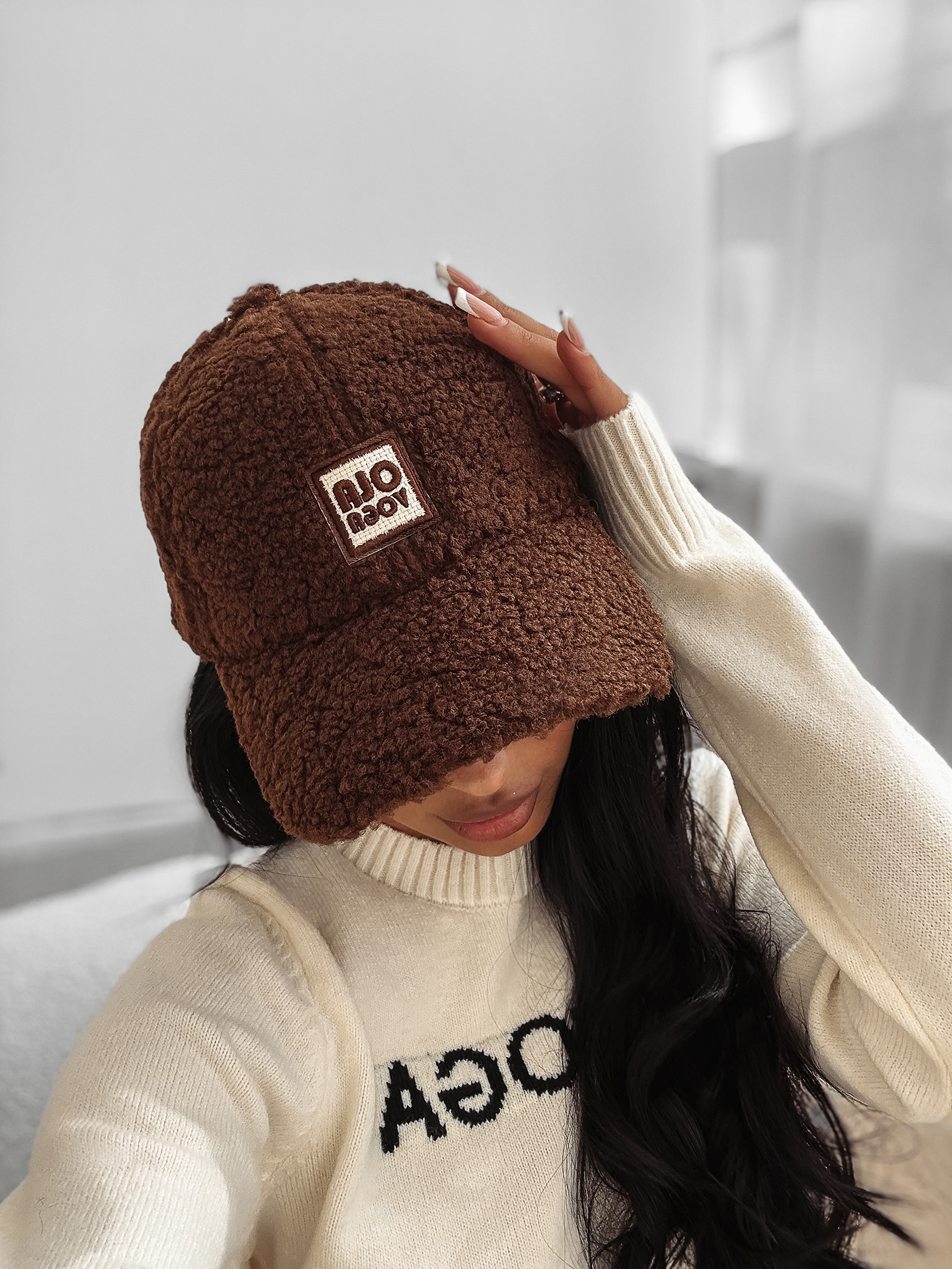 Czapka z daszkiem OLAVOGA SAAL czekoladowa