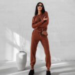 Komplet damski OLAVOGA BOSSIE jasnobrązowy