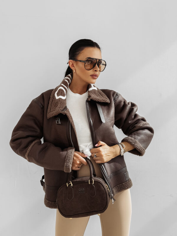 Kurtka damska OLAVOGA LENNOX czekoladowa , Olavoga stylizacje damskie butik partnerski, Olavoga moda damska sklep internetowy, MadamRock i Olavoga butik online, Olavoga casual moda damska butik, MadamRock butik partnerski moda kobieca, Olavoga kobiecy look premium butik online, Olavoga fashion woman butik internetowy, MadamRock kolekcja damska sklep online, Olavoga damska moda luksusowa butik, Olavoga trendy moda damska butik partnerski, Olavoga kolekcja damska butik internetowy, MadamRock elegancka moda damska premium, Olavoga fashion look kobiecy butik online, Olavoga butik partnerski trendy damskie, MadamRock stylizacje kobiece butik internetowy, Olavoga kobieca moda premium butik, moda damska online sklep internetowy, elegancki look damski butik, streetwear damski sklep online, kobiecy casual look sklep internetowy, moda damska luksusowa butik partnerski, kobiecy vibe casual butik internetowy, trendy moda damska sklep online, kobiecy outfit premium butik, look damski online butik partnerski, minimalistyczna moda damska butik, nowoczesny styl kobiecy sklep internetowy, kapsułowa garderoba damska butik online, codzienna moda kobieca butik internetowy, luksusowa moda damska butik partnerski