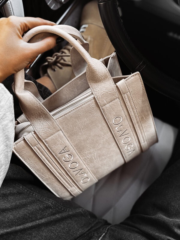 Torebka damska OLAVOGA VANELLOPE beżowa , Olavoga casual moda damska butik internetowy, MadamRock kobieca kolekcja butik partnerski, Olavoga trendy look damski sklep online, Olavoga elegancka moda damska butik, MadamRock styl kobiecy butik online, Olavoga kobiecy vibe butik internetowy, Olavoga butik partnerski kobiecy styl premium, MadamRock i Olavoga damska moda butik online, Olavoga kobieca moda luksusowa butik, MadamRock butik internetowy kobiece stylizacje, Olavoga fashion woman butik partnerski premium, Olavoga butik damski casual look, MadamRock elegancka kobieca moda butik partnerski, Olavoga damski vibe butik internetowy trendy, Olavoga kobiecy look butik partnerski casual, MadamRock butik online kobiecy vibe, moda damska butik partnerski casual, kobiecy outfit premium sklep internetowy, elegancki look kobiecy butik internetowy, casual moda damska butik online, street style damski sklep internetowy, moda kobieca premium butik partnerski, kobiecy casual look butik internetowy, trendy kobieca moda butik online, luksusowa moda damska butik partnerski, kobiecy styl minimalistyczny sklep internetowy, codzienna moda kobieca butik online, moda damska butik premium internetowy, casualowy look kobiecy butik partnerski, moda kobieca trendy sklep online