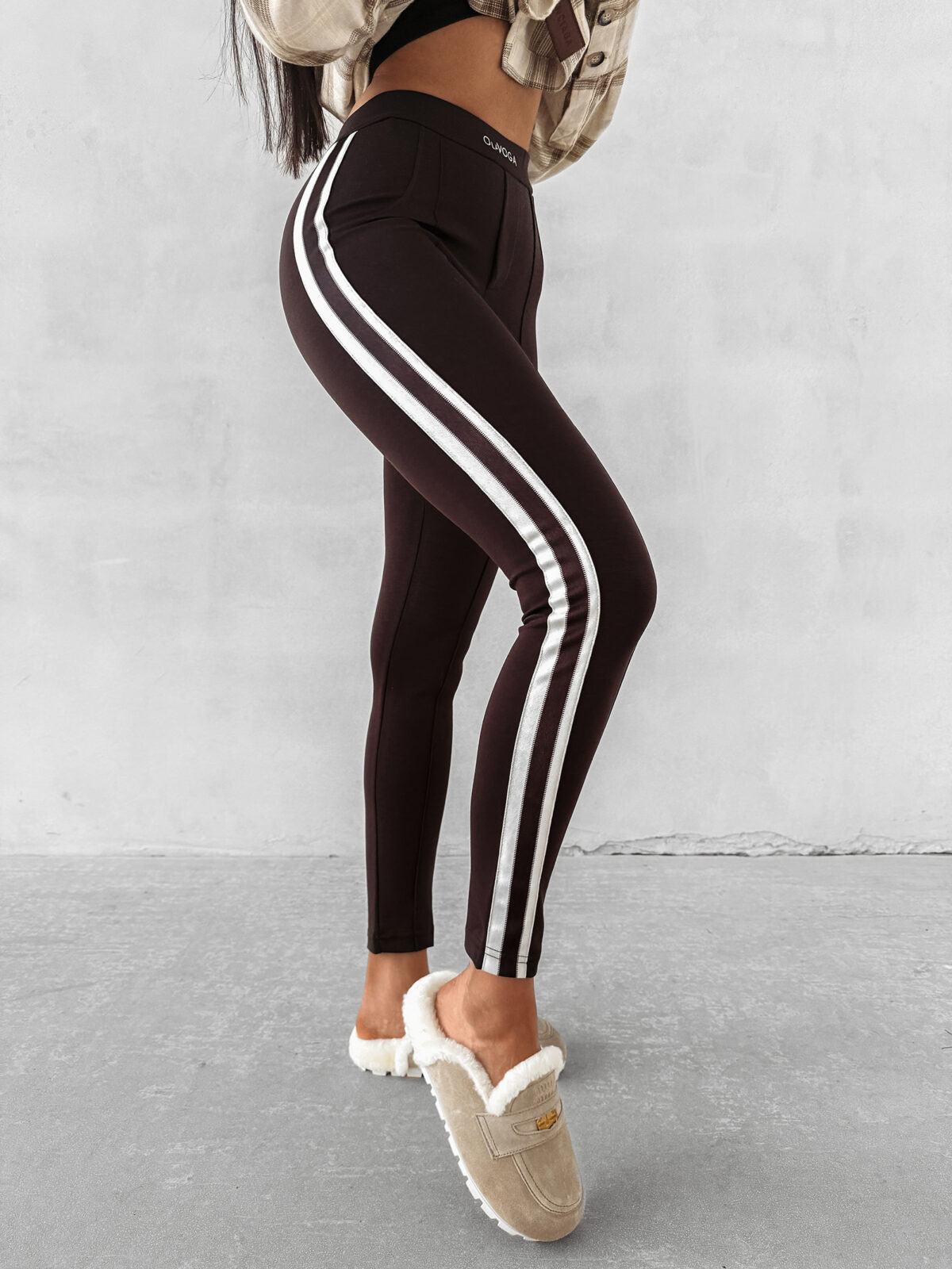 Spodnie damskie OLAVOGA STRECH czekoladowe