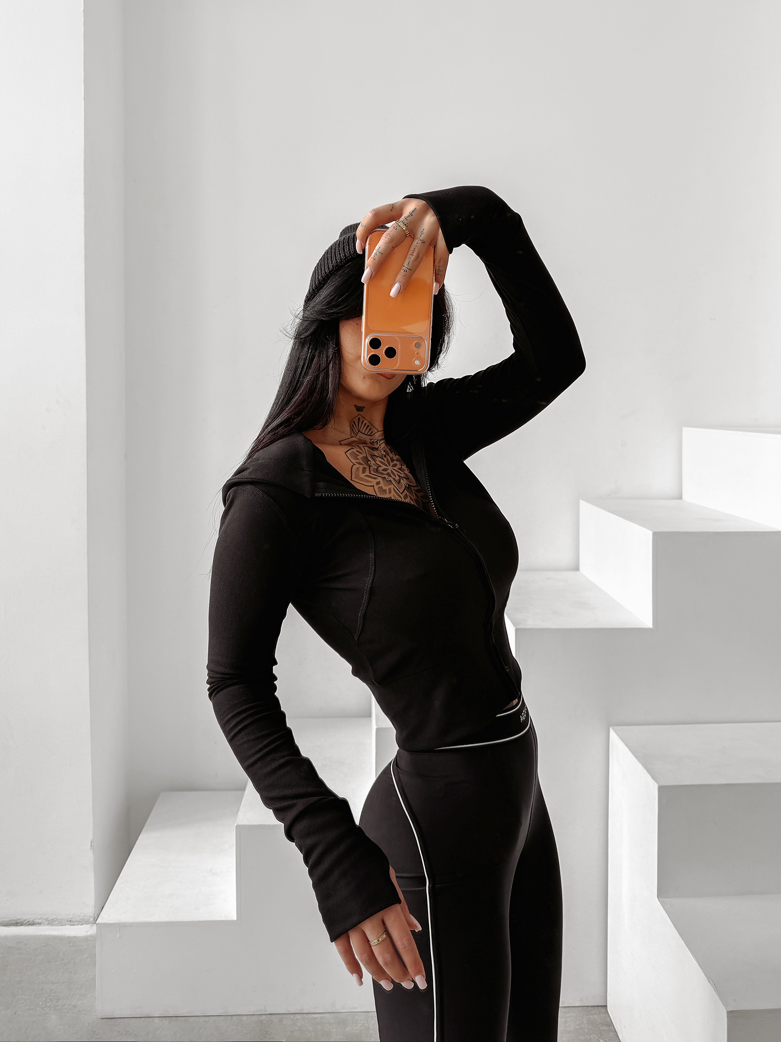 Bluza damska OLAVOGA EMERA czarna - obrazek 4